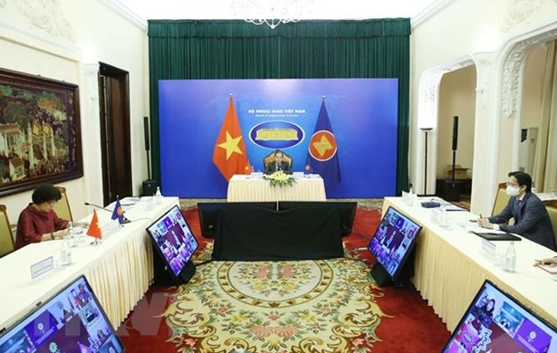 ASEAN Foreign Ministers Meet To Boost Cooperation Amid Challenges