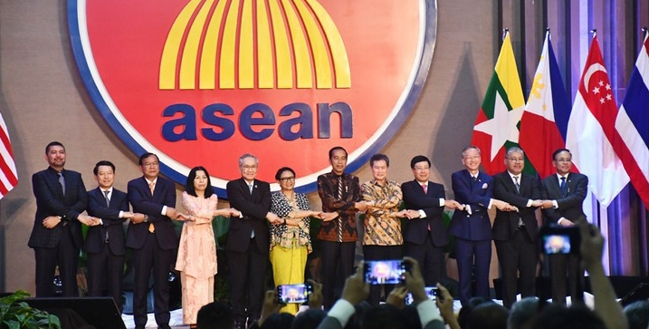 Amid Rising Tensions, World Powers Gather in Bien Dong Sea