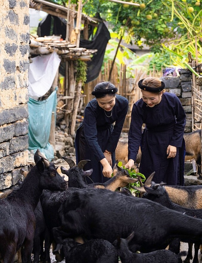 Photos: Na Vi Village is Vietnam's Stonehenge