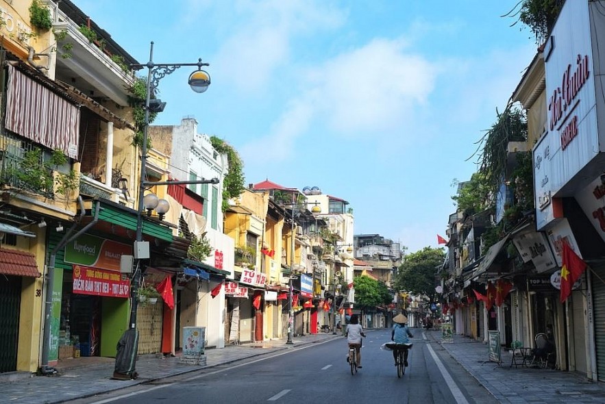 Early Autumn in Vietnamese Tourist Destinations