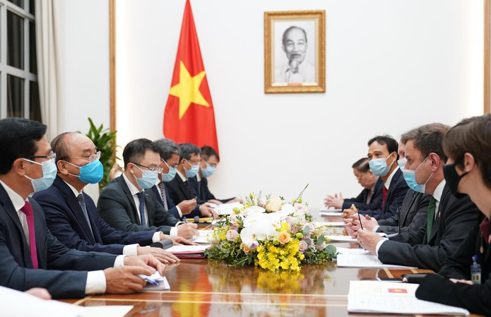 PM receives UK Enterprize Energy Group President to visit and invest in Vietnam