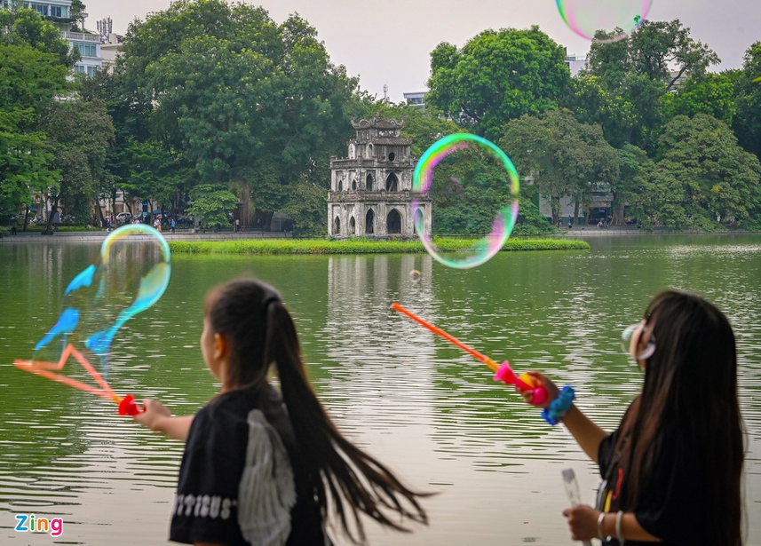 Moments of Hanoi in most romantic season