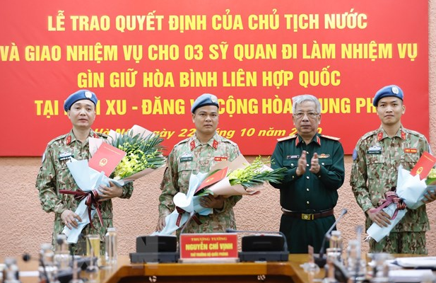 Three more Vietnamese officers to join UN peacekeeping missions in Africa