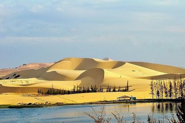 Exploring Vietnam's Miniature Sahara Desert Exploring Vietnam's Miniature Sahara Desert