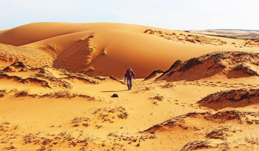 Exploring Vietnam's Miniature Sahara Desert Exploring Vietnam's Miniature Sahara Desert