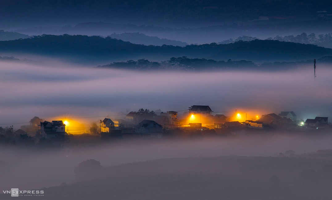 a misty da lat amid early winter days