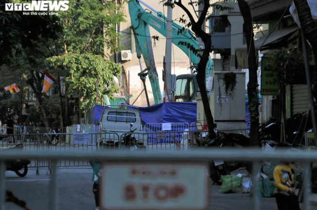 In Photos: 340-kilogram bomb found right in center of Vietnam's capital
