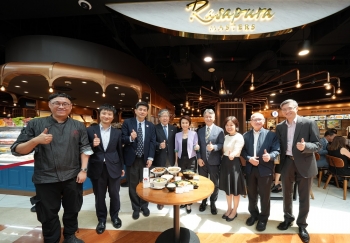 JRE Collaborates with Hawkers for Showcase of Local Heritage Food Using Japanese Rice