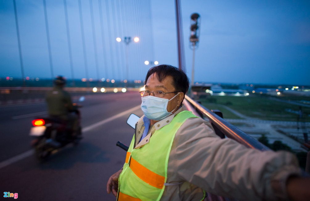 Rescue squad to save suicidal cases on Can Tho Bridge Rescue squad to save suicidal cases on Can Tho Bridge