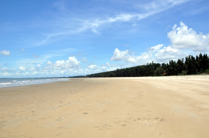 impressive landscapes in vietnam longest beach road largest lagoon biggest island and more