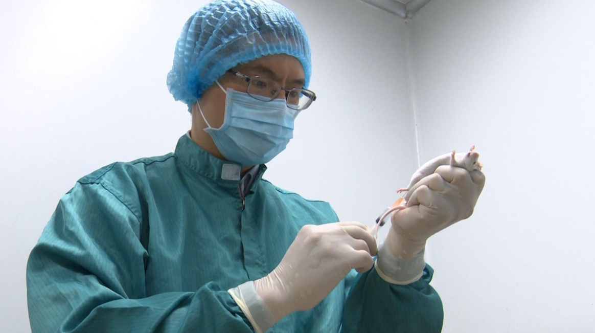 covid 19 updates dec 27 first three volunteers receive 50mcg dose of vaccine
