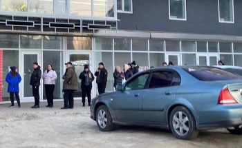 Russia Marches into Eastern Ukraine: Vietnamese Remain Calm
