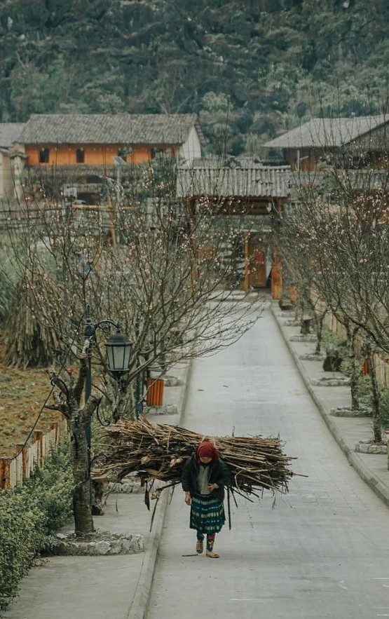 H'mong Ethnic Culture identity Kept in Pa Vi Ha Village