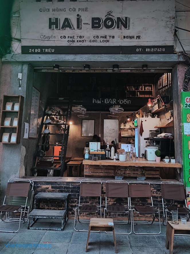 Café Crawls: 3 Cafes to Walk, A Hoan Kiem Lake Journey