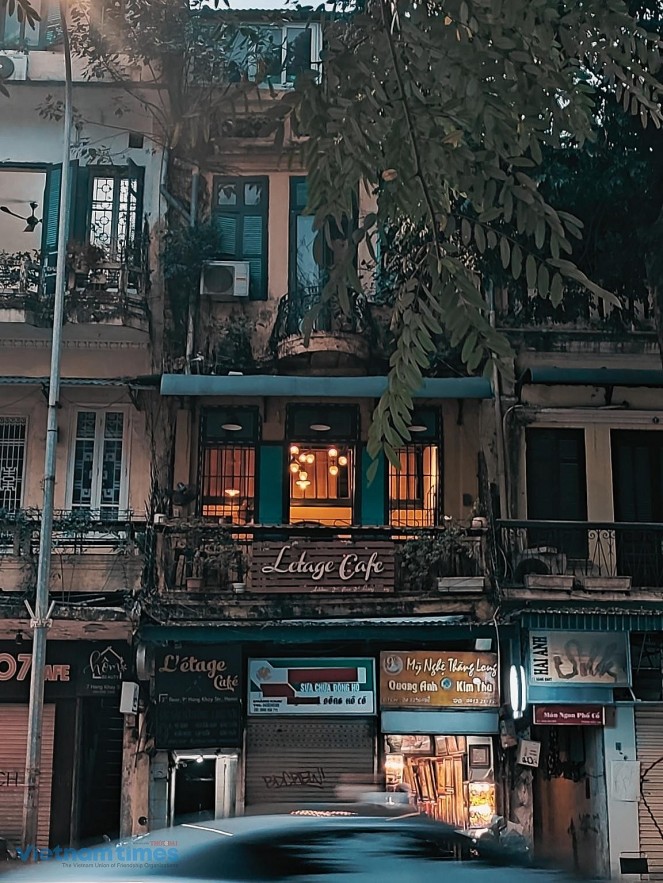 Coffee Crawl: 3 Cafes to Walk, A Hoan Kiem Lake Journey
