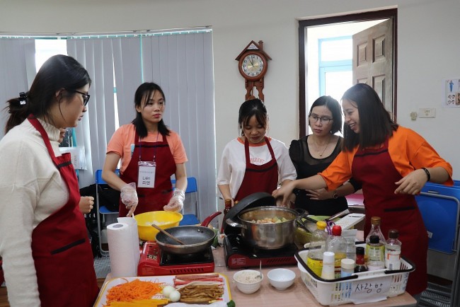 Book on Vietnam-RoK's 30-Year Cooperation Debuts