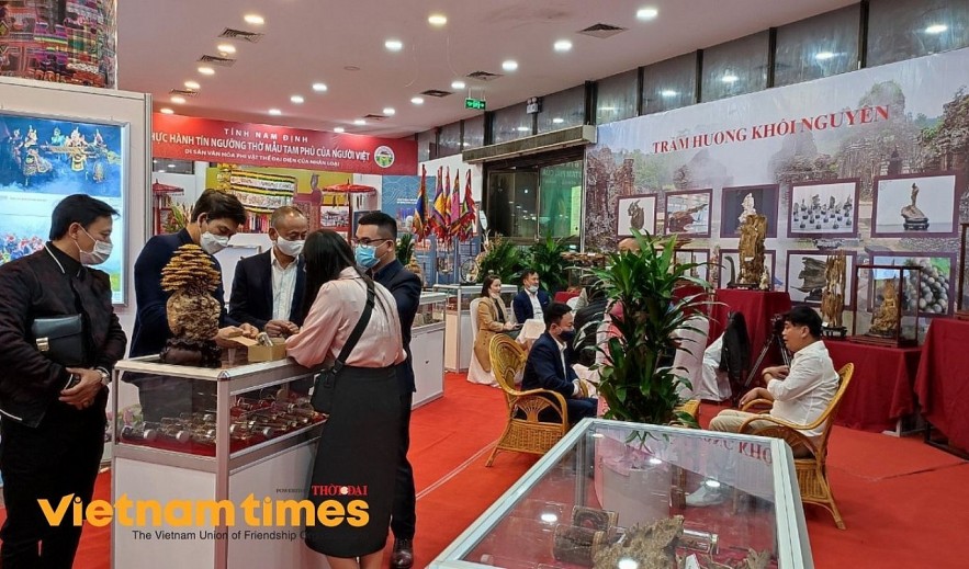 'Vietnamese Cultural Heritage Space' Exhibition Highlights Culture Values During New Normal 'Vietnamese Cultural Heritage Space' Exhibition Highlights Culture Values During New Normal