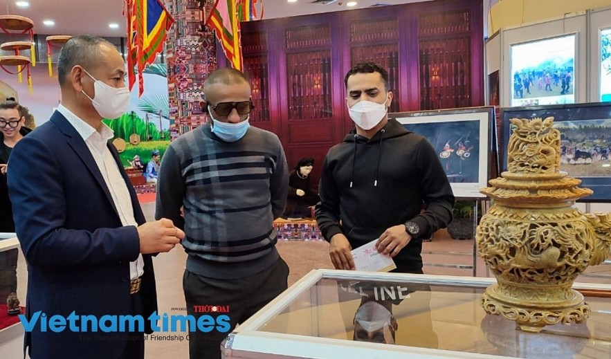 'Vietnamese Cultural Heritage Space' Exhibition Highlights Culture Values During New Normal 'Vietnamese Cultural Heritage Space' Exhibition Highlights Culture Values During New Normal