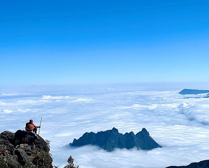 58-Year-Old Backpacker Conquers Five Mountains In The North
