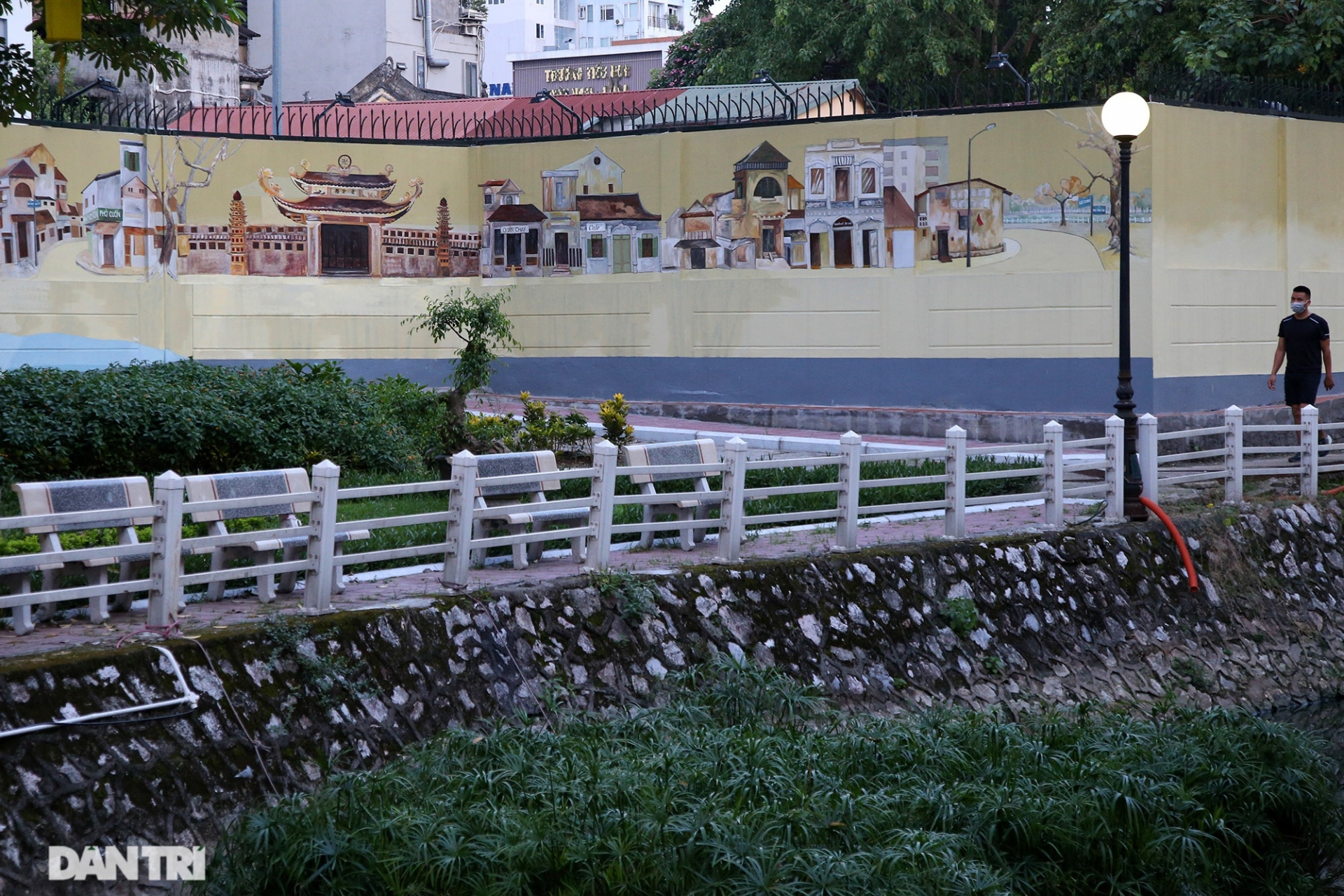 Lakeside dumping area transformed in Hanoi