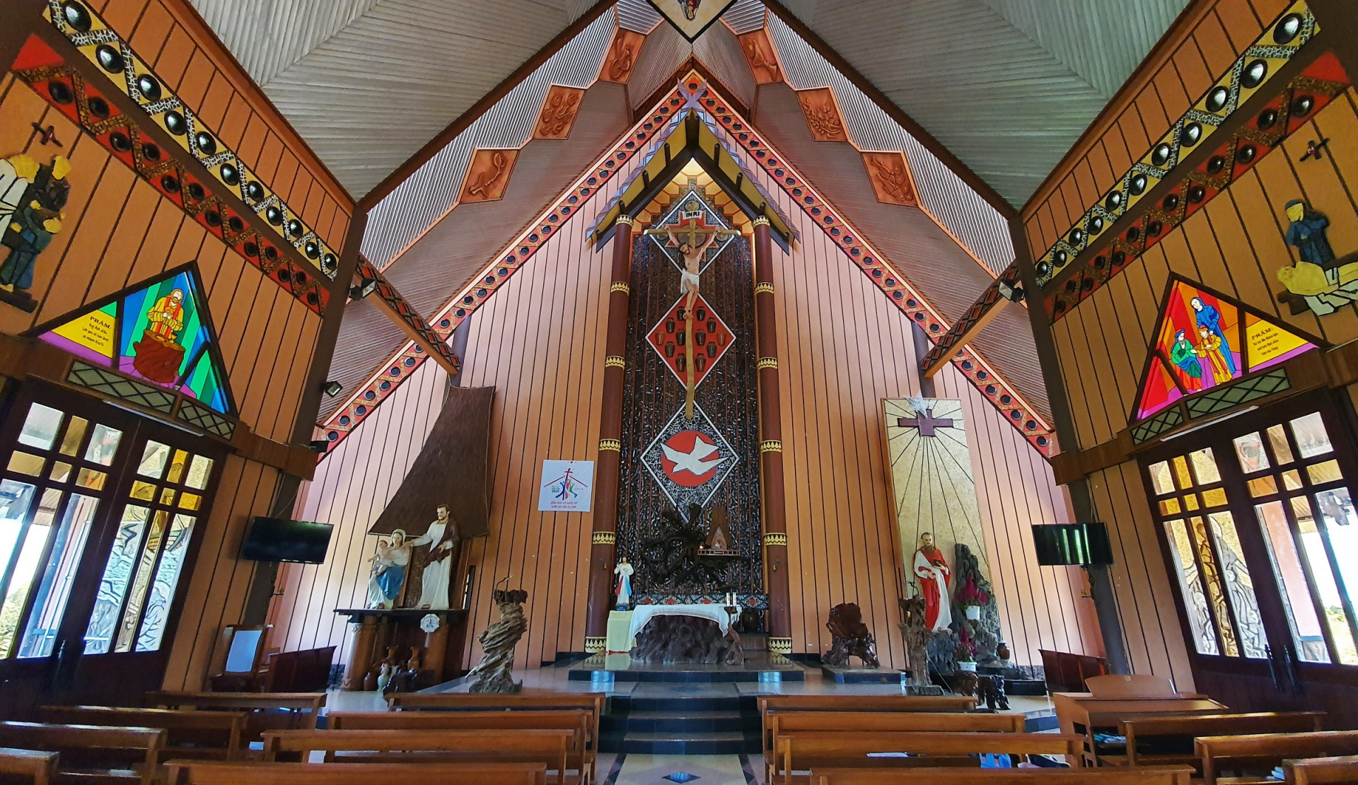 B'đơr – A unique church where religion harmonizes with local culture