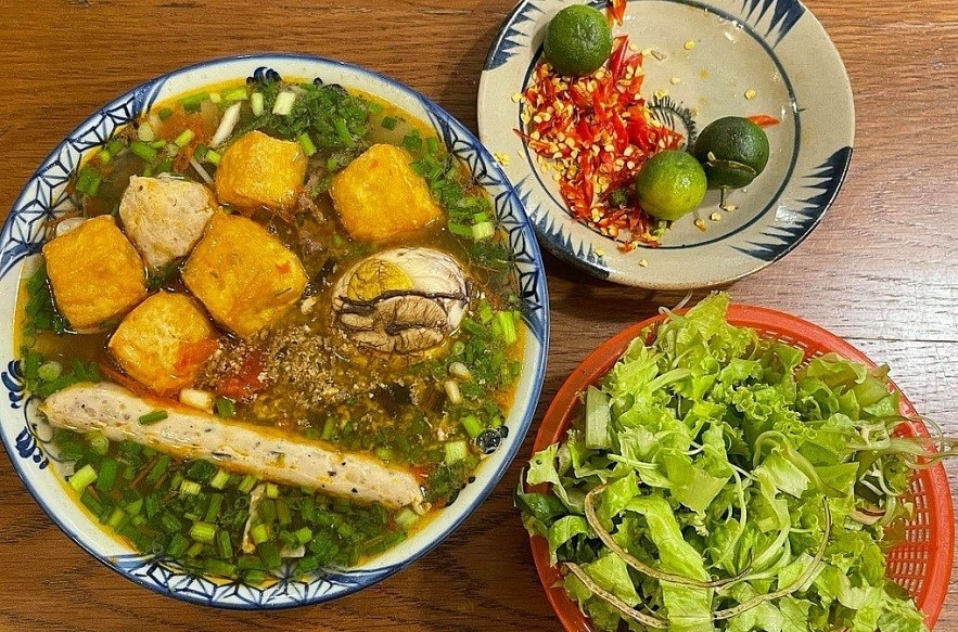 Six Versions of Bun Rieu in Ho Chi Minh City that Mesmerizes Food Lovers