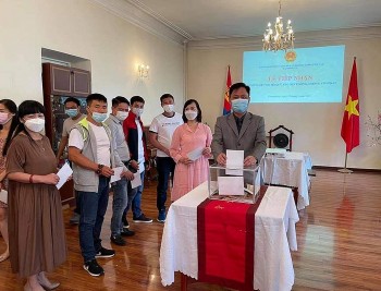Vietnamese Communities in Mongolia, U.S. Support Homeland Covid Fight