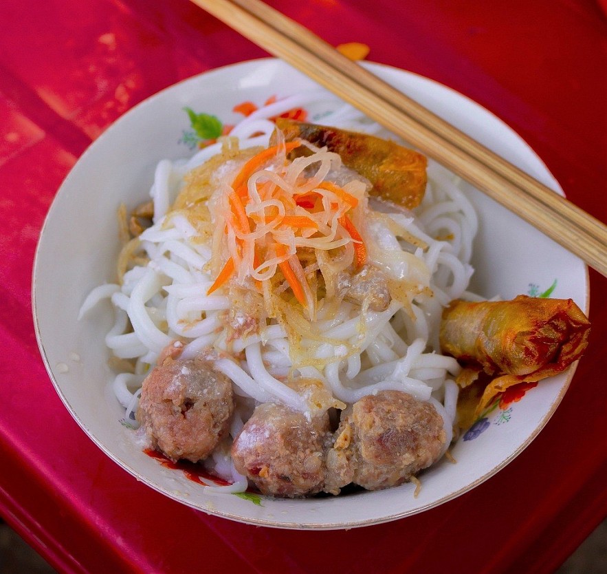 Bánh tằm: a Rustic Delicacy of the Mekong Delta