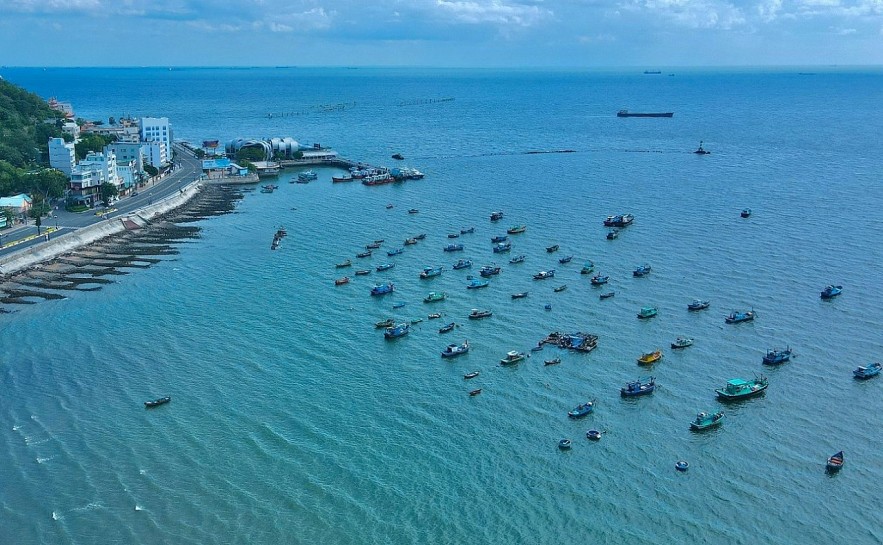 The Beauty of a Quiet Beach in Social Distancing Vung Tau