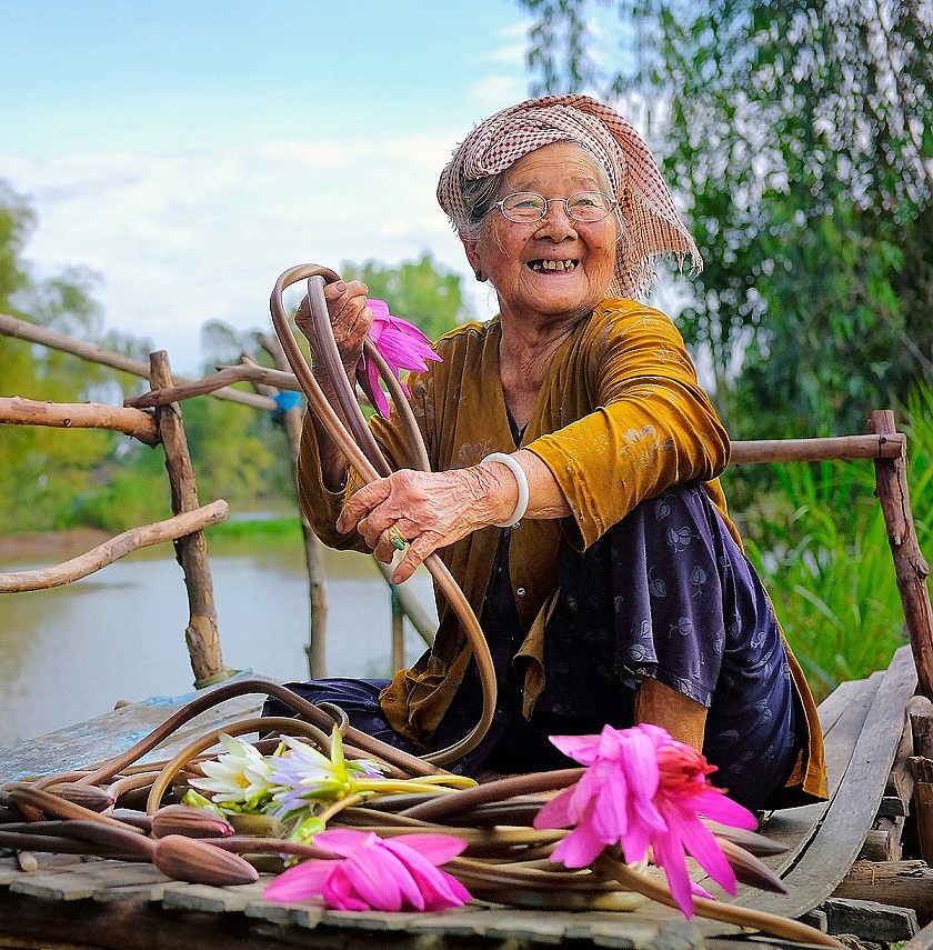 The Flood Season in An Giang Province