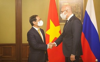 Vietnam Accelerates Covid-19 Vaccine Technology Transfer With Russia