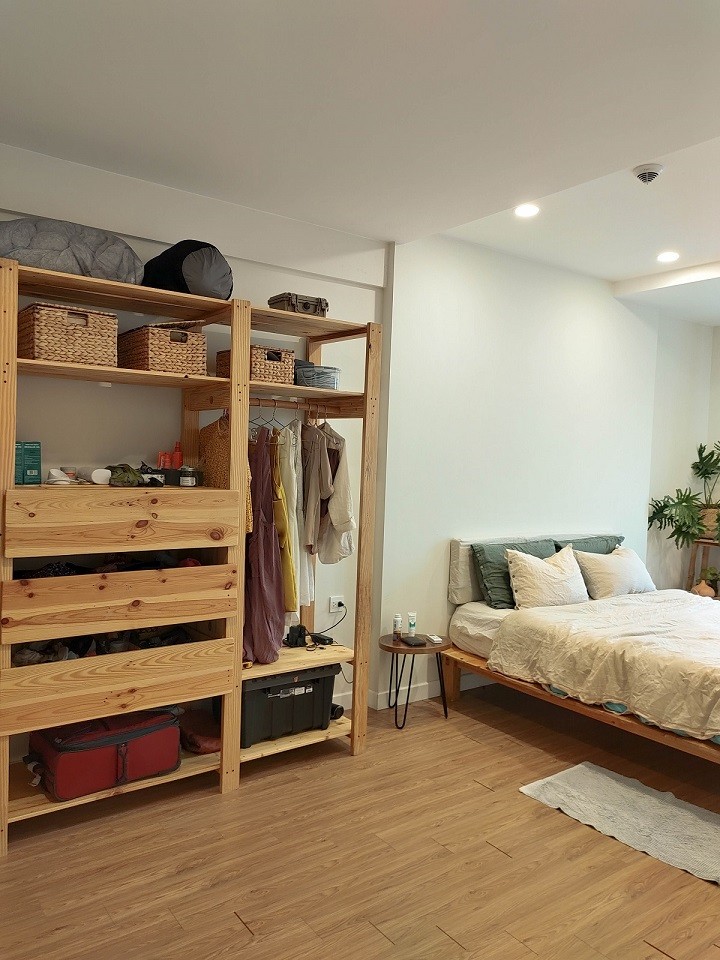 Couple Makes Own Rustic Furniture