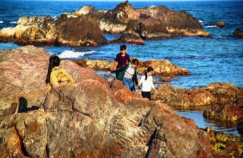 Discover the Pristine Beauty of Lo Dieu Cliff
