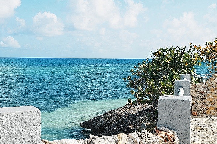 Cuba as Viewed by a Vietnamese Girl