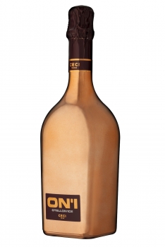 otellonice lambrusco italian red wine on the rocks