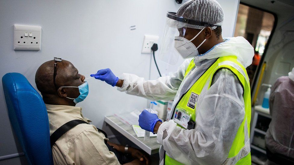 south africas vaccine shots delayed and growing concerns of vaccines effectiveness