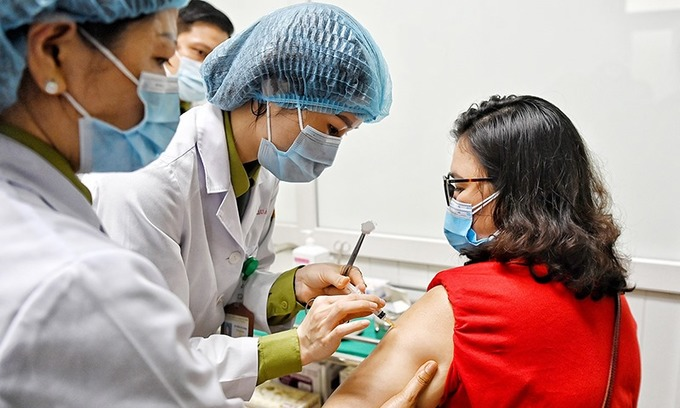 Vaccine shots ready for 13 localities with Covid-19 outbreaks in Vietnam