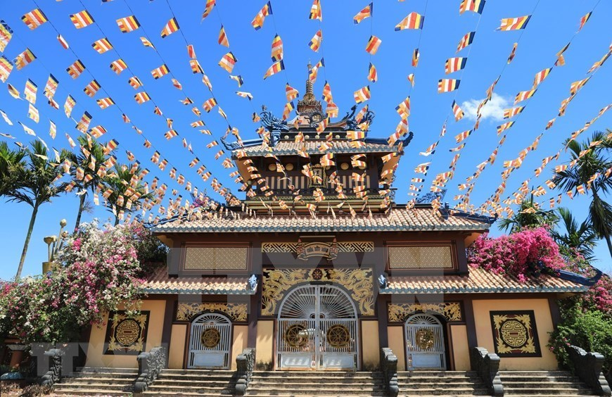 2516-buu-minh-pagoda-where-ancient-meets-modern-1