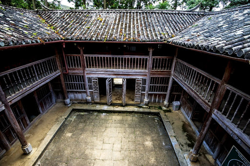 Photo: Vietnam 