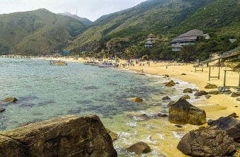 Discover Impressive Ky Co Beach – The Most Beautiful Beach In Vietnam