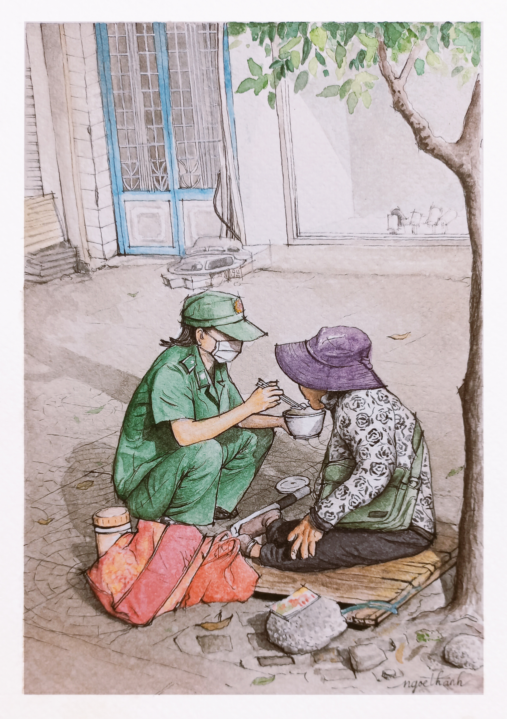 The image of a military woman feeding a disabled old woman have been a familiar scene for Saigon people in the past two years. Photo: Ngoc Thanh The image of a military woman feeding a disabled old woman have been a familiar scene for Saigon people in the past two years. Photo: Ngoc Thanh
