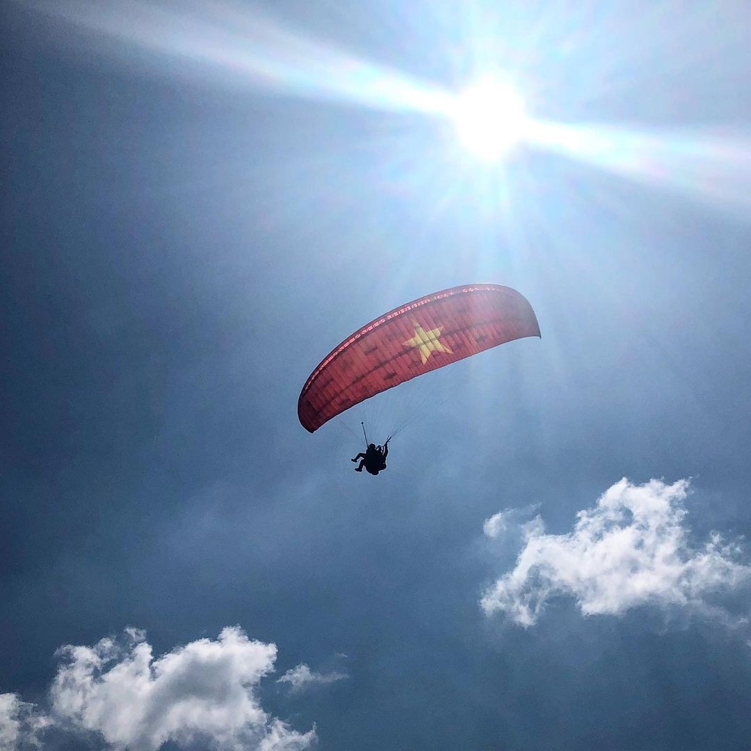 Paragliding in Khau Pha - Photo: Instagram @le.thu.phuong