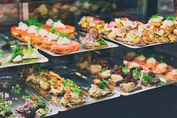 Around The World: Discover 10 Best Cities For Eating and Drinking