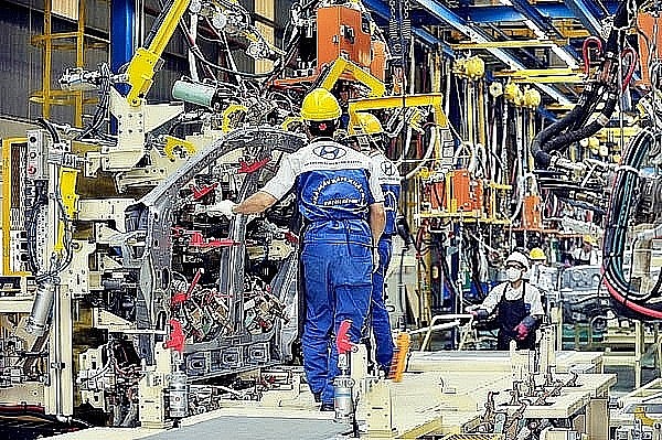 It's time to build a scenario to gradually open the economy