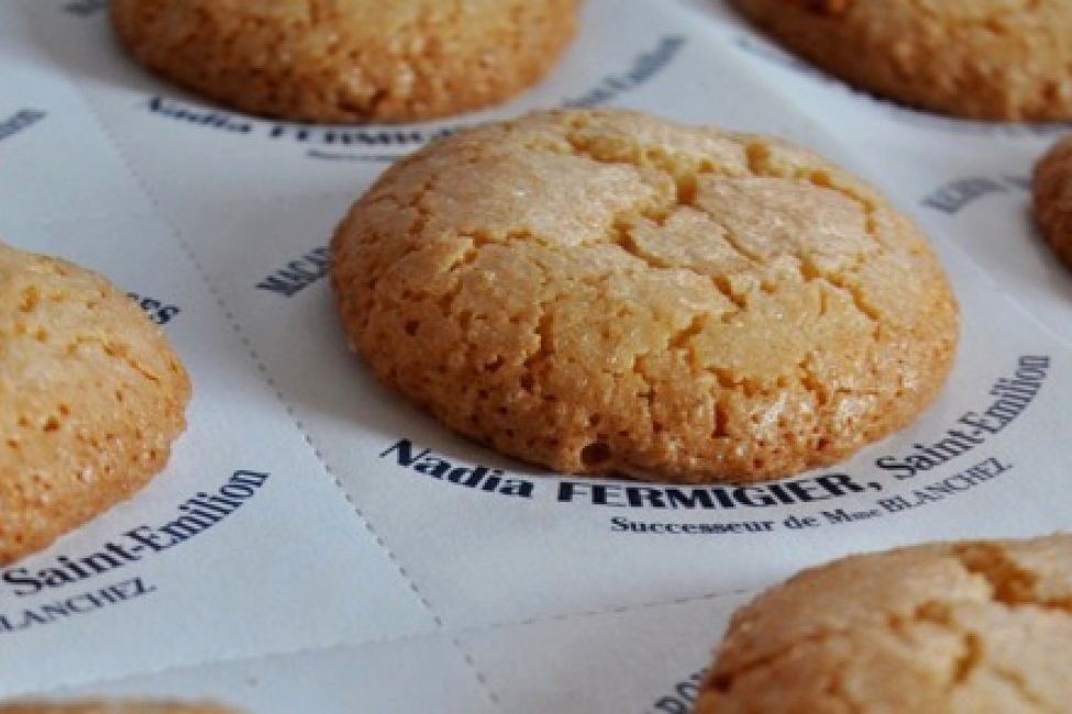 French macarons made with original recipe. Photo: Macarons de Saint-Émilion