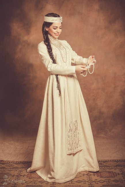 Discover The Most Beautiful and Stunning Traditional Dress In The World