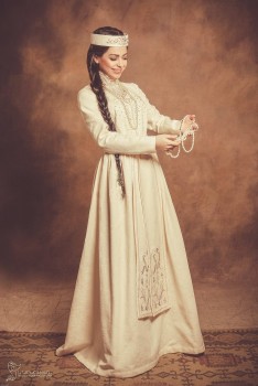 Discover The Most Beautiful and Stunning Traditional Dress In The World