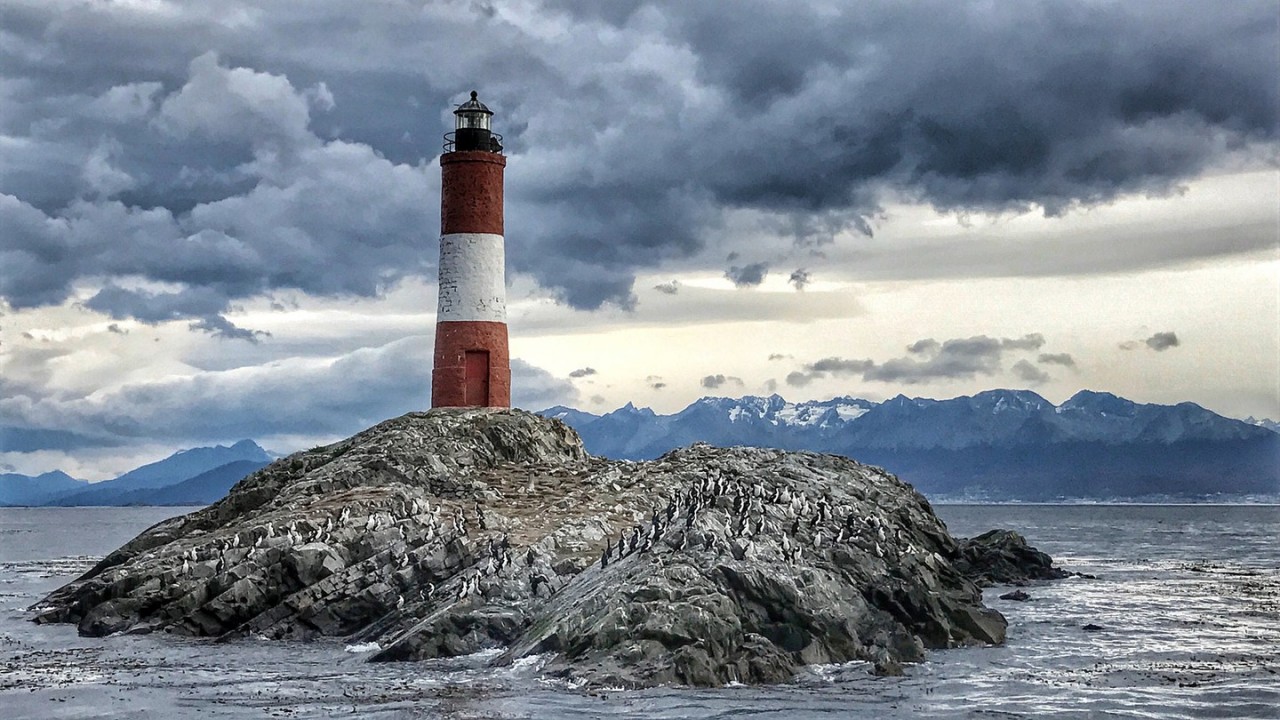 The Lighthouse at the End of the World | © alina gnerre/Flickr