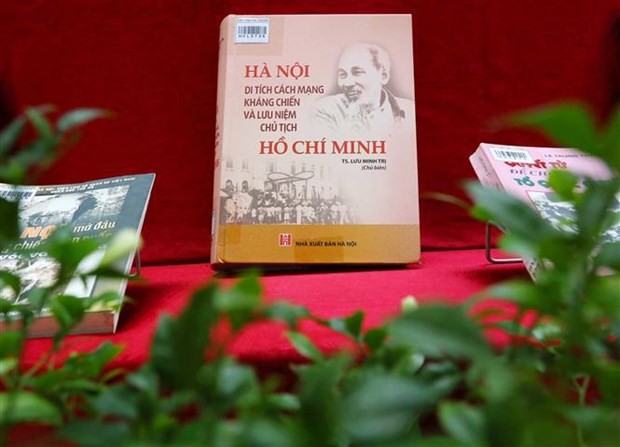 Hanoi Library is hosting an exhibition of books and publications to mark the 67th anniversary of the capital city's liberation from the French. (Photo: VNA)