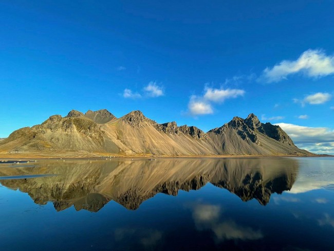 To A Different World: The Wilderness Beauty of Iceland Through Vietnamese Photographer